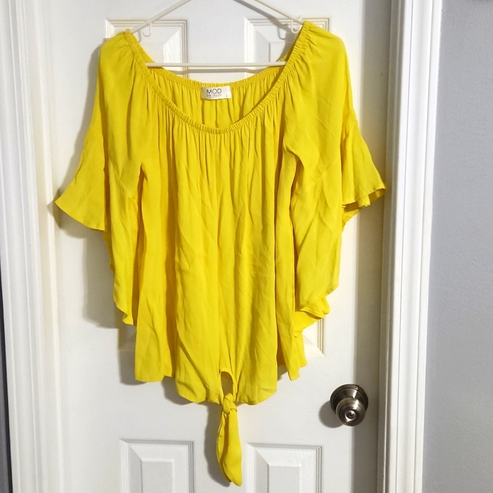 NWT. Mod on Trend blouse sz. Large